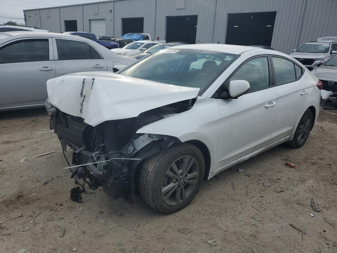 Изображение 1 2017 HYUNDAI ELANTRA SE 2017 с VIN 5NPD84LFXHH183701