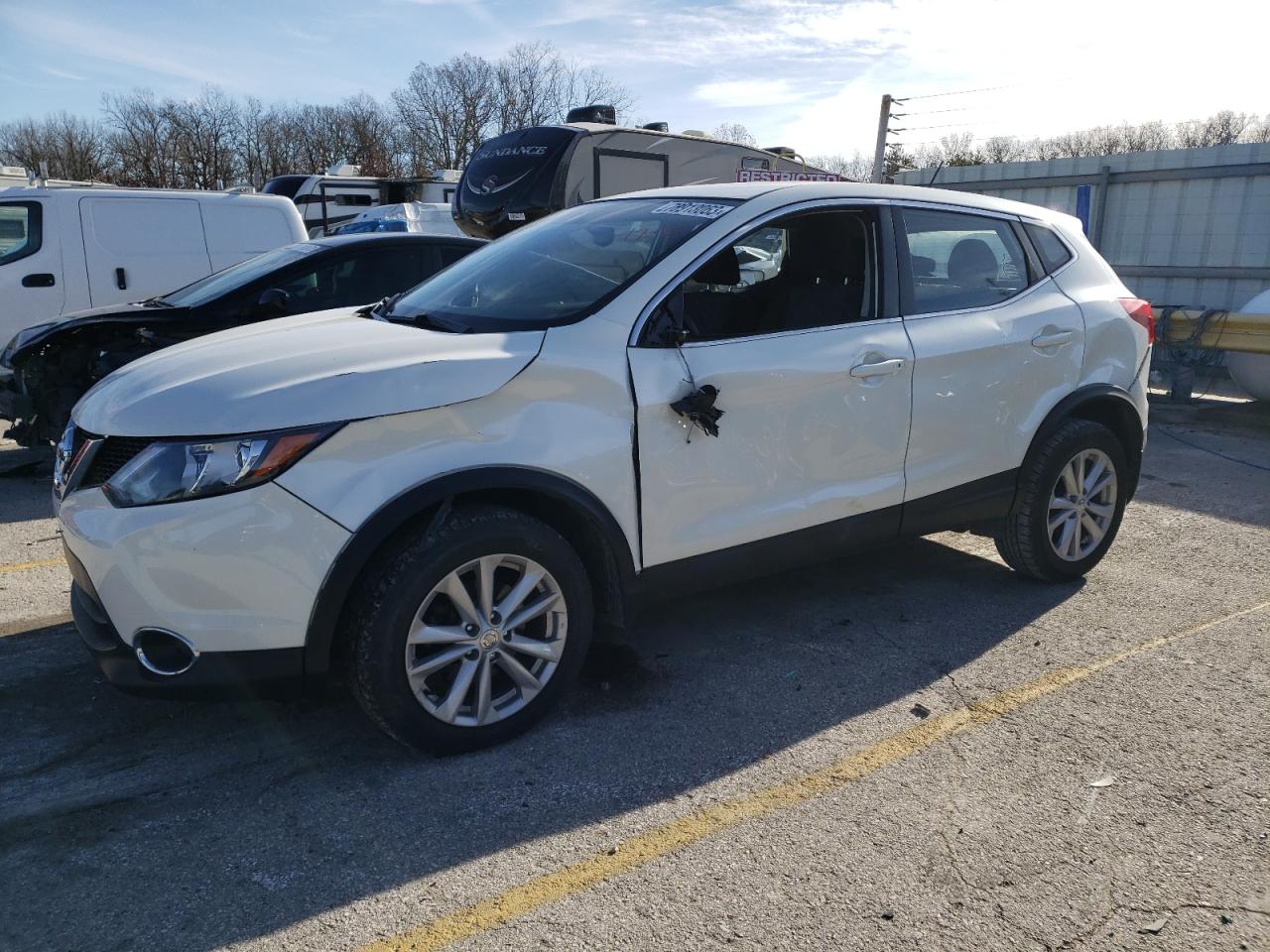 Obraz 1 z 2018 NISSAN ROGUE SPORT S 2018 z VIN JN1BJ1CP3JW104505