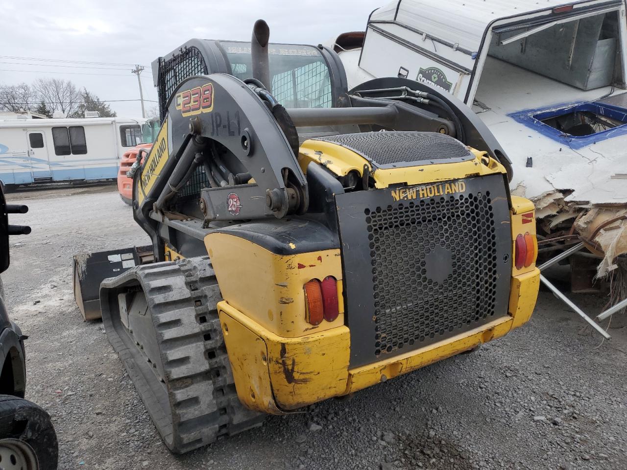 Obraz 3 z 2013 NEWH C238 2013 z VIN JAF0C238EDM470489