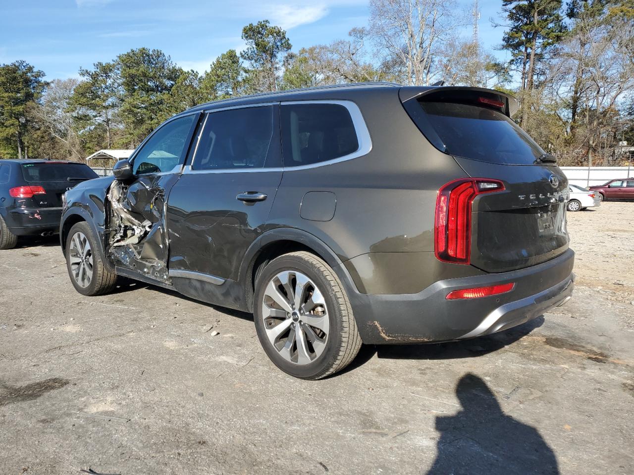 Image 2 of 2020 KIA TELLURIDE S 2020 with VIN 5XYP64HC7LG014611