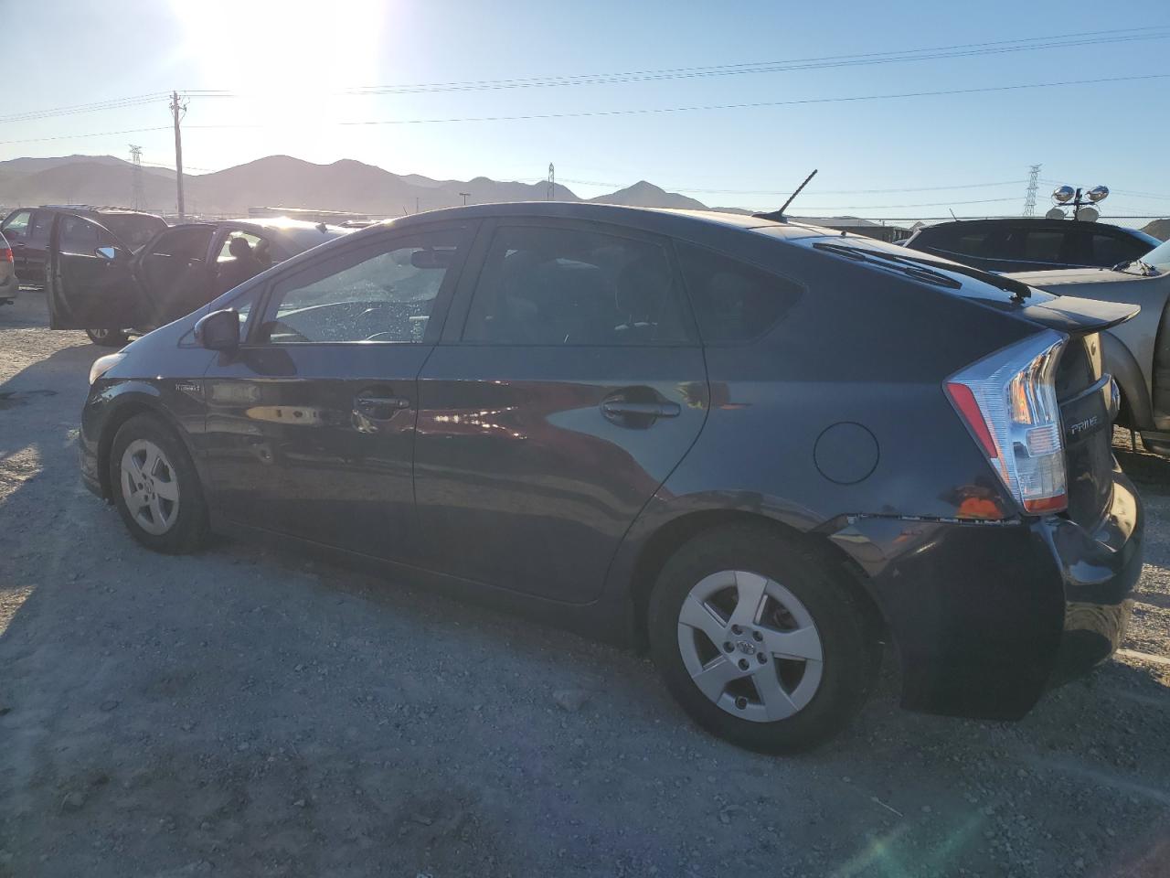 Obraz 2 z 2011 TOYOTA PRIUS  2011 z VIN JTDKN3DU7B0319715