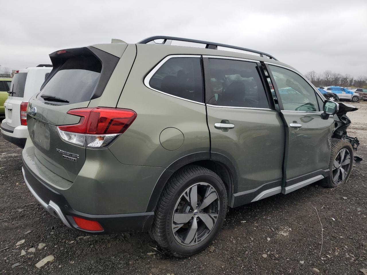 Obraz 3 z 2019 SUBARU FORESTER TOURING 2019 z VIN JF2SKAWC3KH425471