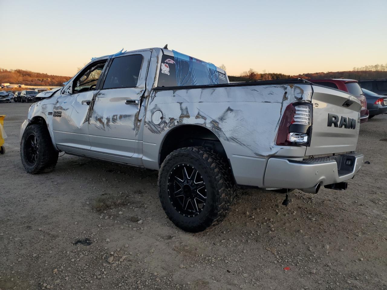 Изображение 2 2018 RAM 1500 SPORT 2018 с VIN 1C6RR6MT6JS265894