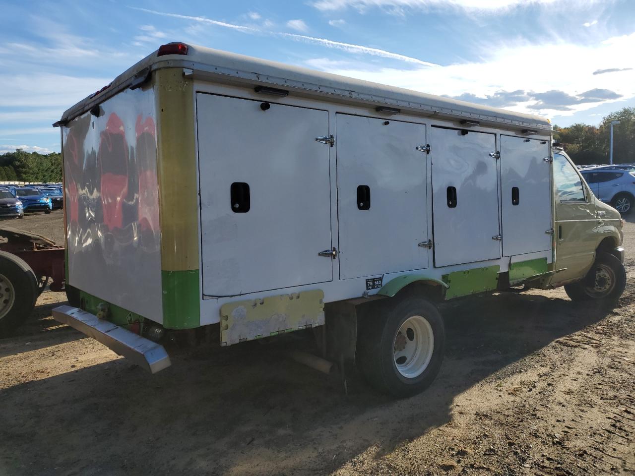 Image 3 of 2010 FORD ECONOLINE E450 SUPER DUTY CUTAWAY VAN 2010 with VIN 1FDXE4FL8ADA75608