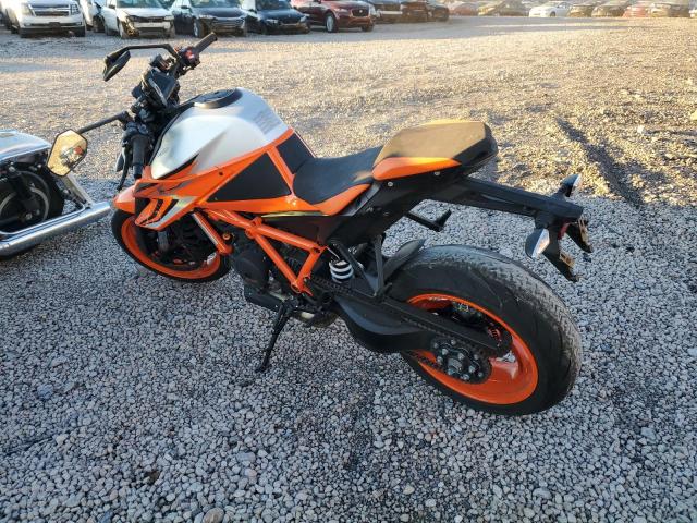 Image 3 of 2022 KTM 1290 SUPER DUKE R 2022 with VIN VBKV39408NM952531