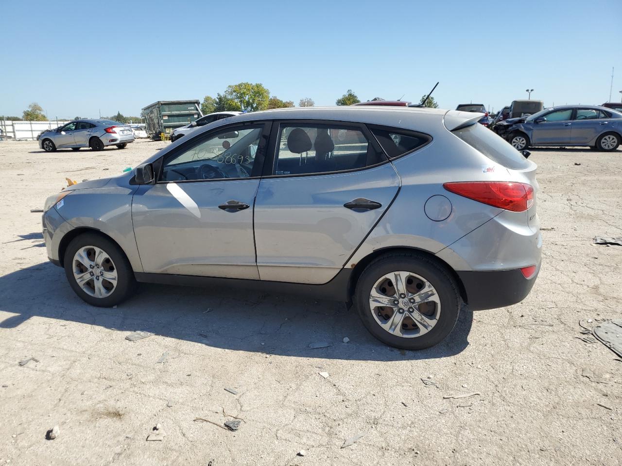 Obraz 2 z 2011 HYUNDAI TUCSON GL 2011 z VIN KM8JT3AB2BU159946