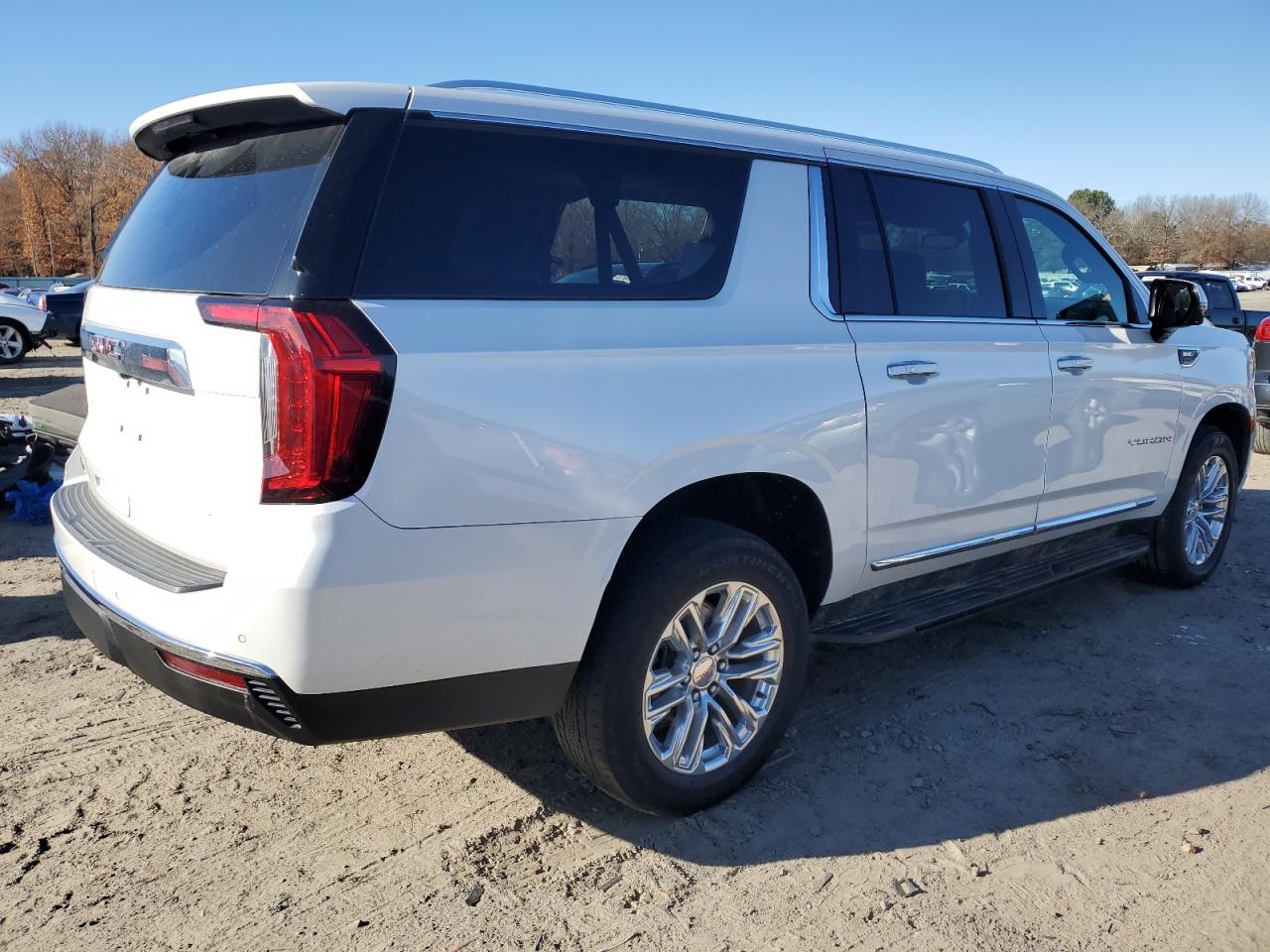 Изображение 3 2021 GMC YUKON XL C1500 SLT 2021 с VIN 1GKS1GKD7MR126943