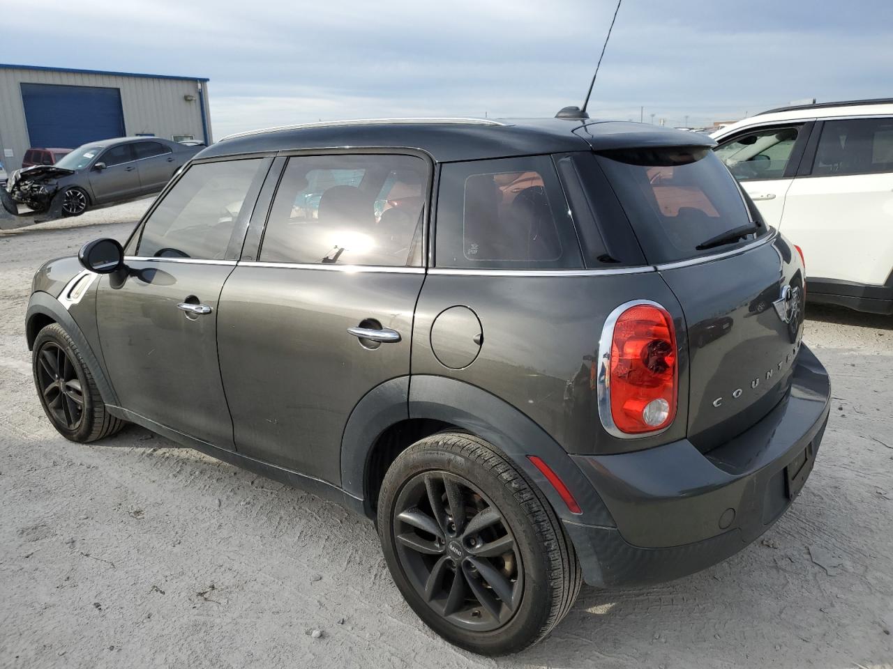 Obraz 2 z 2014 MINI COOPER COUNTRYMAN 2014 z VIN WMWZB3C56EWM31891