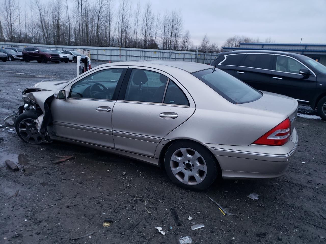 Image 2 of 2005 MERCEDES-BENZ C 240 2005 with VIN WDBRF61J15A649113