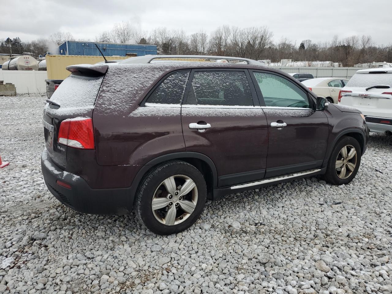 Изображение 3 2012 KIA SORENTO EX 2012 с VIN 5XYKU4A29CG200880