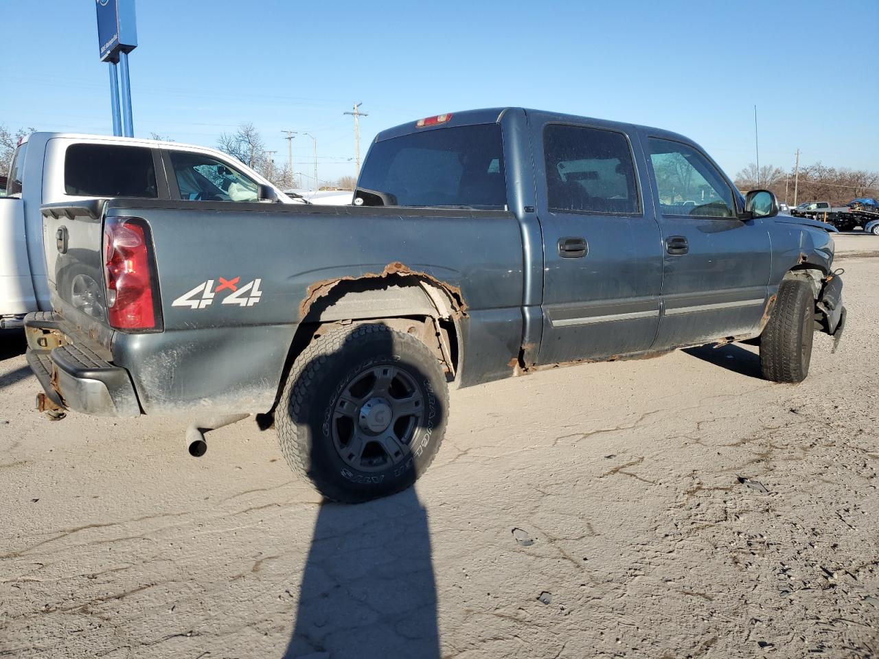 Image 3 of 2007 CHEVROLET SILVERADO K1500 CLASSIC CREW CAB 2007 with VIN 2GCEK13Z671108864