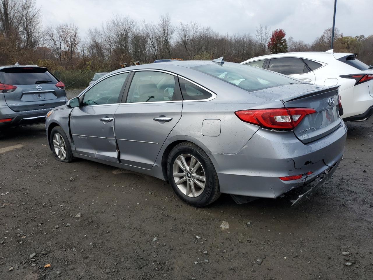 Image 2 of 2016 HYUNDAI SONATA SE 2016 with VIN 5NPE24AF8GH393771