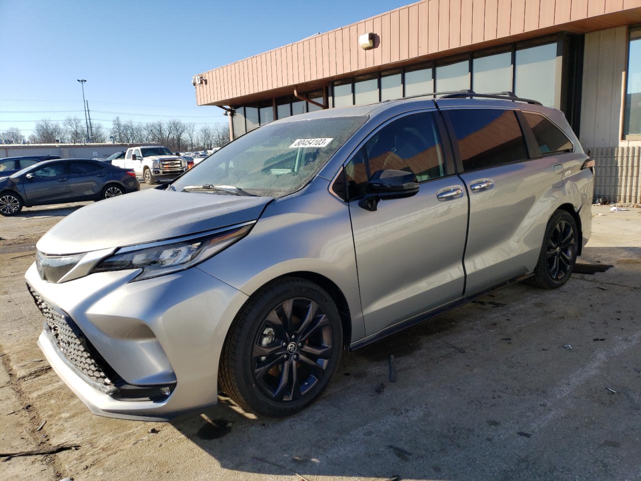 Image 1 of 2022 TOYOTA SIENNA XSE 2022 with VIN 5TDXRKECXNS132397