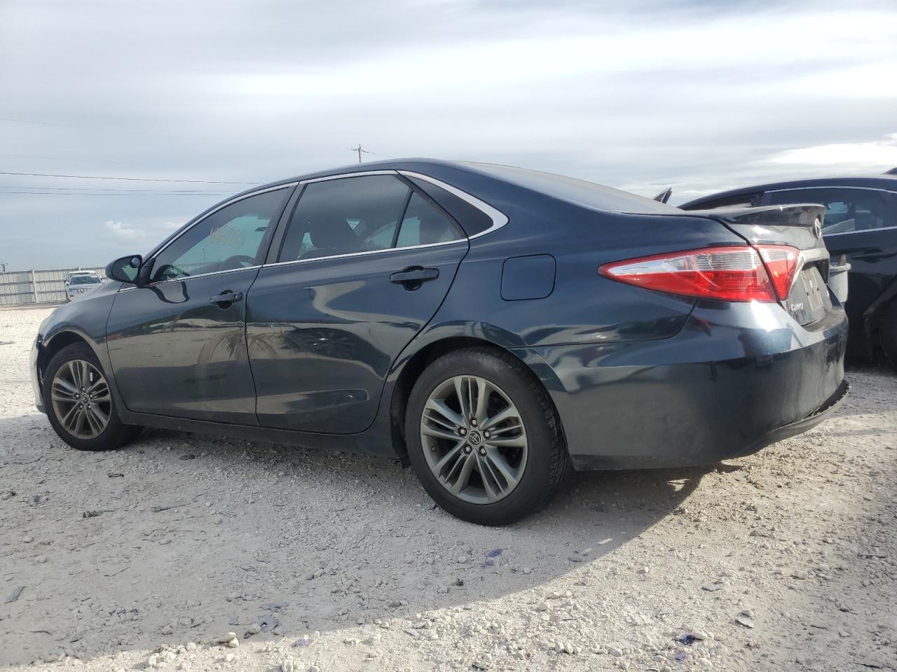Obraz 2 z 2015 TOYOTA CAMRY LE 2015 z VIN 4T1BF1FK8FU095720