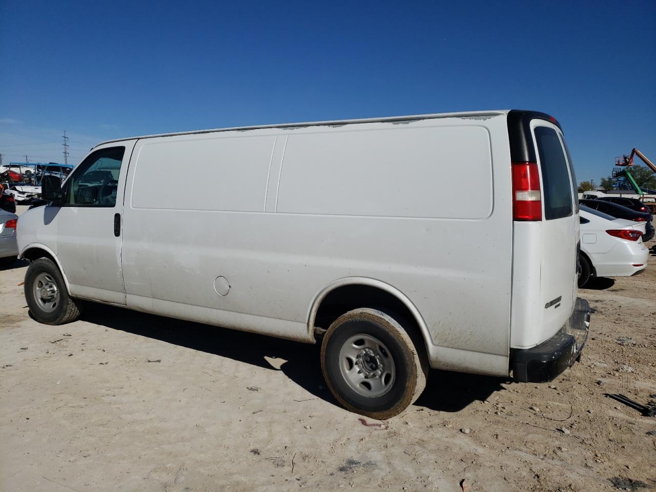 Image 2 of 2013 CHEVROLET EXPRESS G2500  2013 with VIN 1GCWGGCG3D1112833