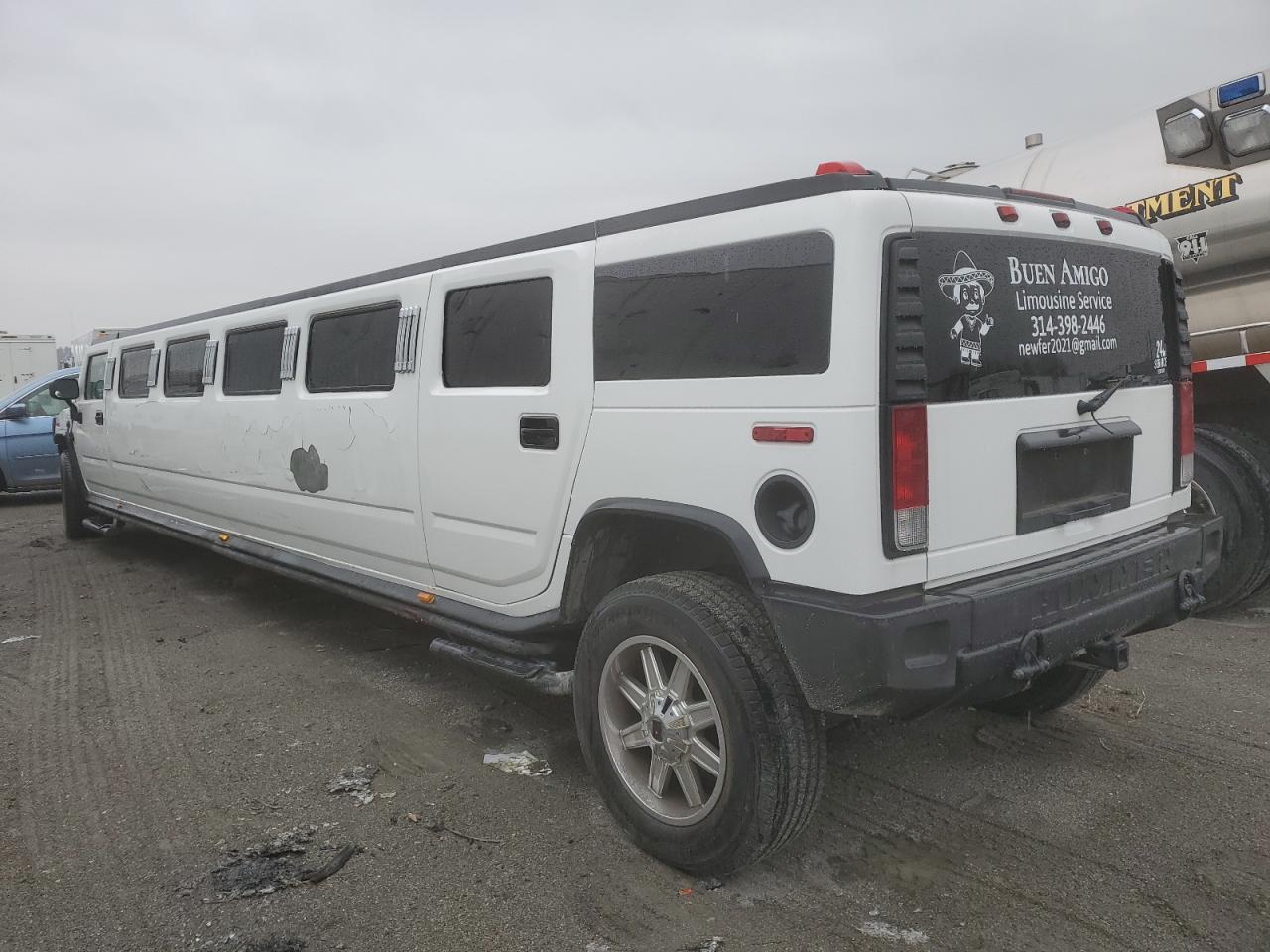 Image 3 of 2005 HUMMER H2  2005 with VIN 5GRGN23U85H117195