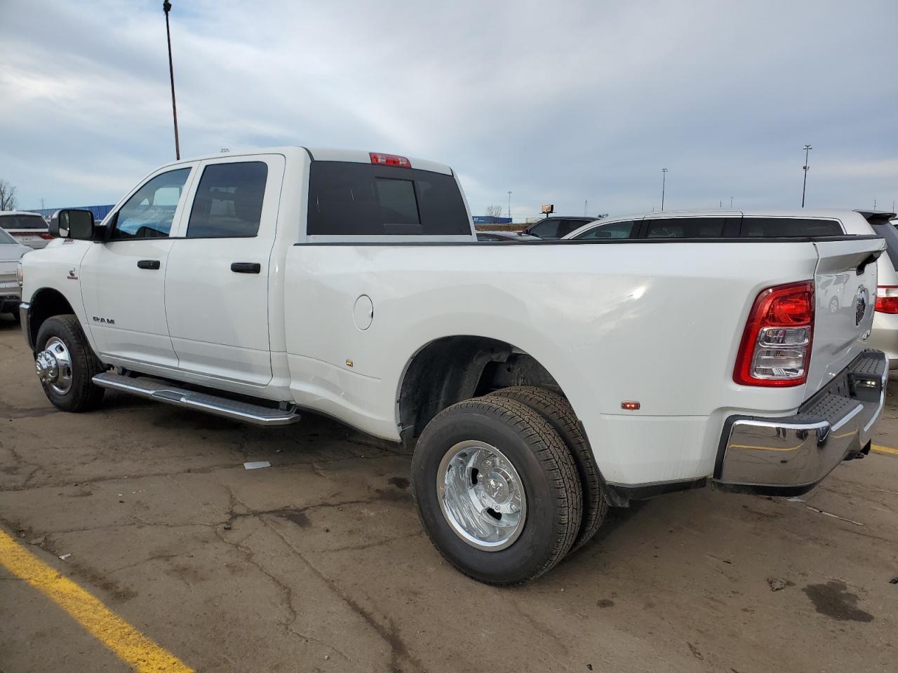 Image 2 of 2022 RAM 3500 TRADESMAN 2022 with VIN 3C63RRGL8NG377192