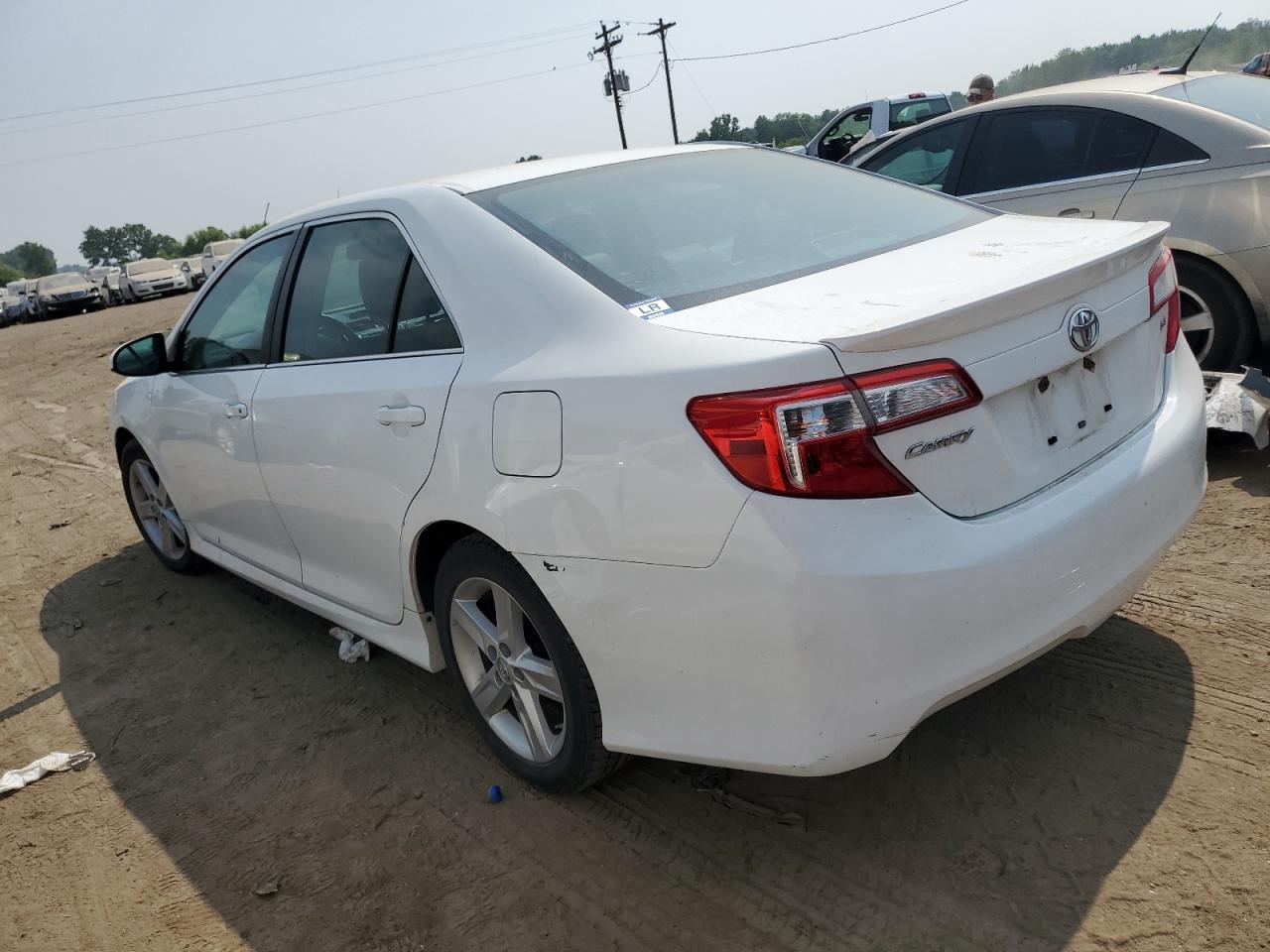 Image 2 of 2014 TOYOTA CAMRY L 2014 with VIN 4T1BF1FK6EU752500