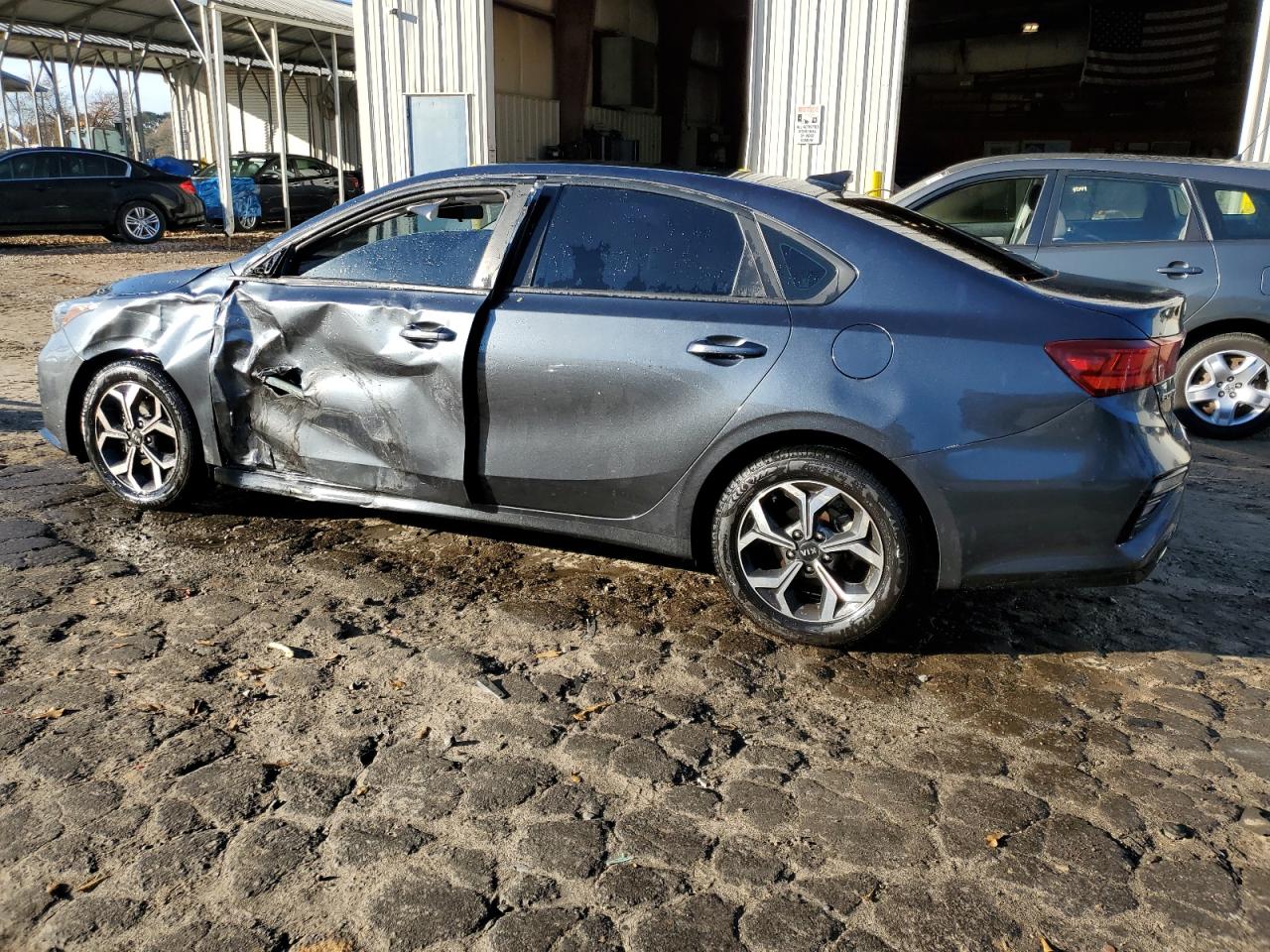 Image 2 of 2019 KIA FORTE FE 2019 with VIN 3KPF24AD6KE098412