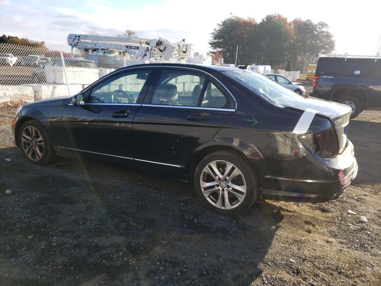 Image 2 of Mercedes-Benz C 300 4Matic 2013 with VIN WDDGF8AB3DR282041