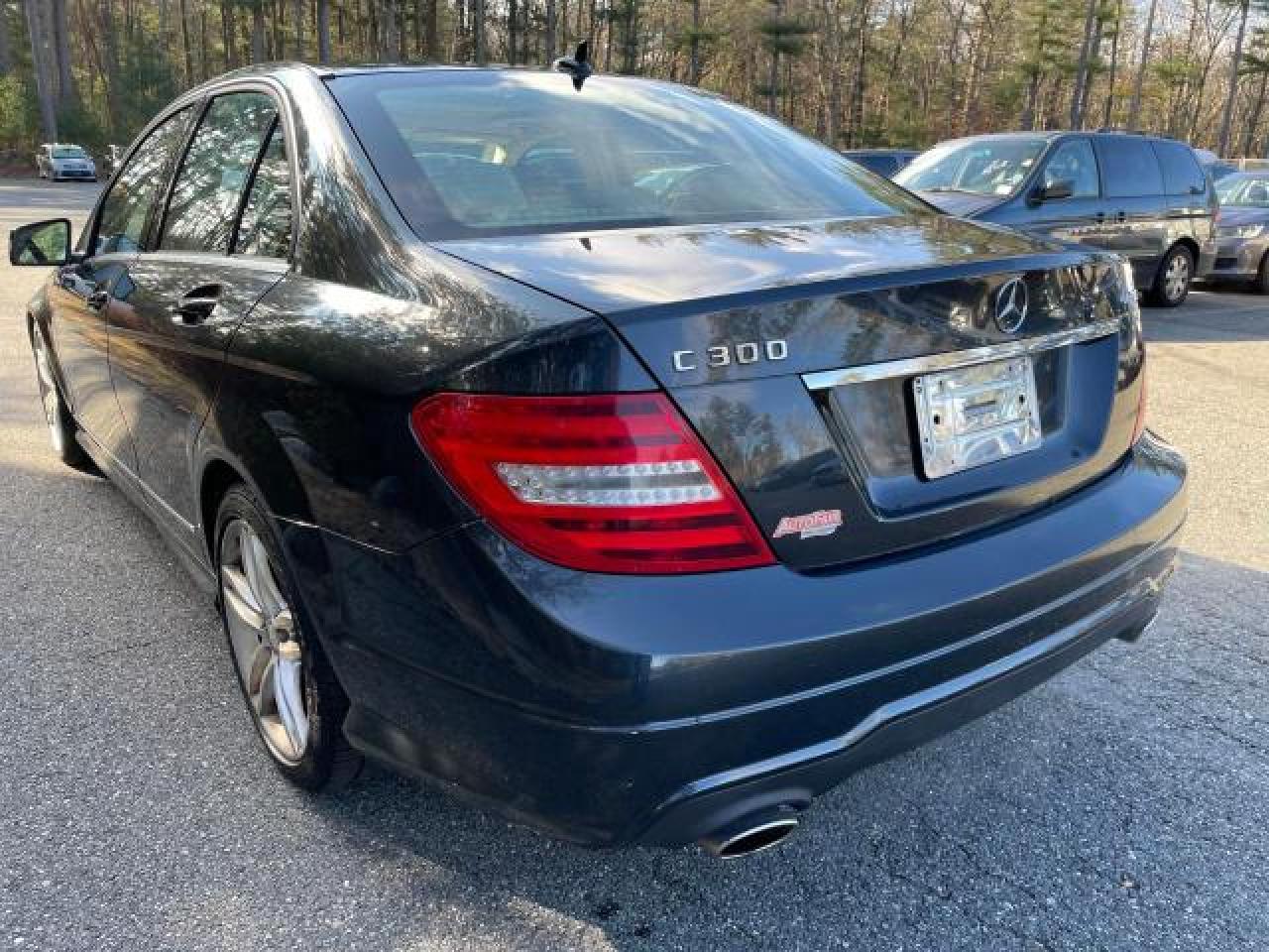 Obraz 3 z 2013 MERCEDES-BENZ C 300 4MATIC 2013 z VIN WDDGF8AB8DR264974