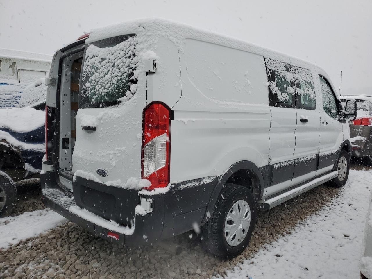 Obraz 3 z 2021 FORD TRANSIT T-250 2021 z VIN 1FTBR1Y84MKA46875
