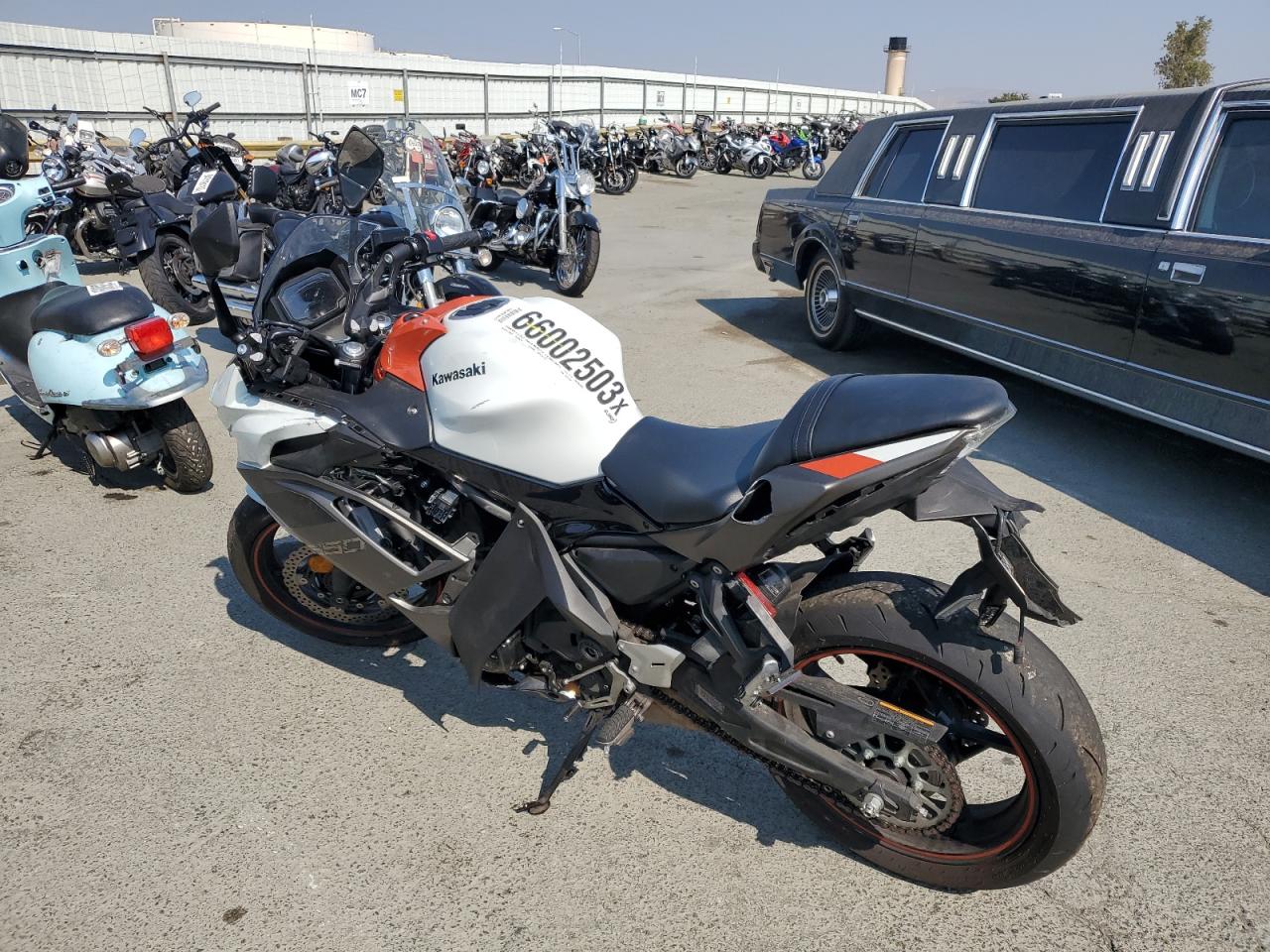 Изображение 3 Kawasaki Ex650 R 2023 с VIN ML5EXER14PDA88139
