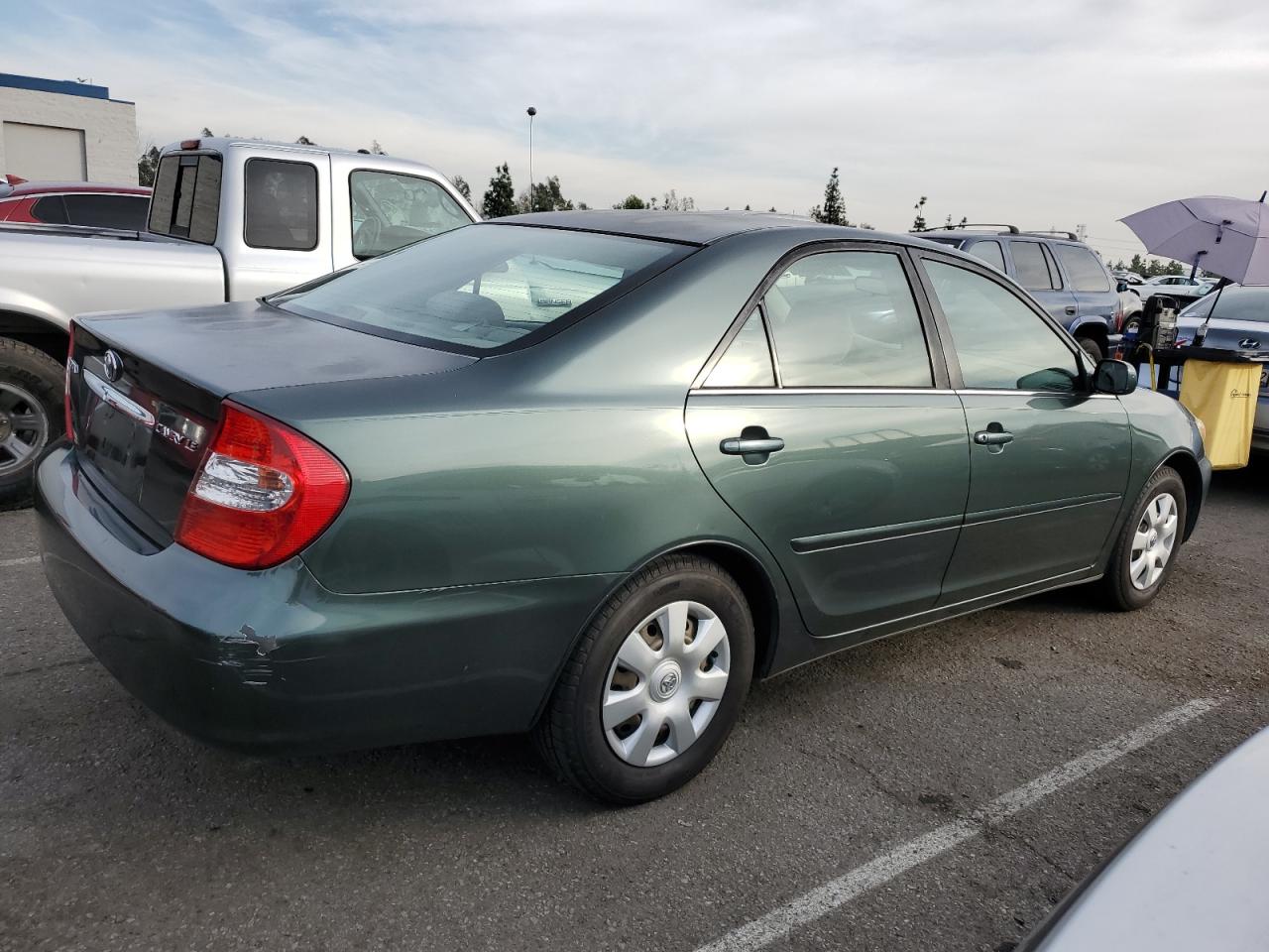 Image 3 of 2002 TOYOTA CAMRY LE 2002 with VIN JTDBE32K420118193