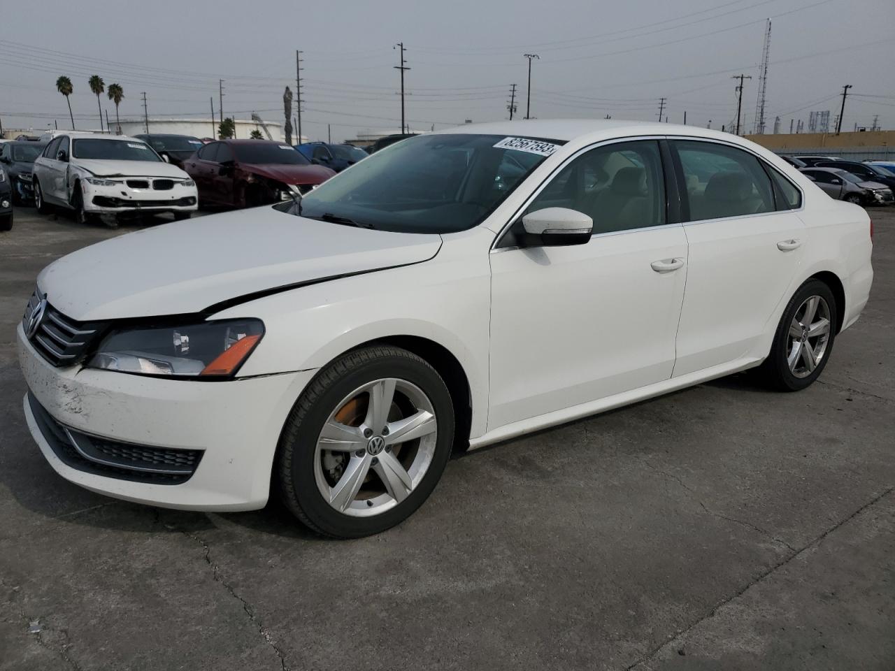 Image 1 of 2013 VOLKSWAGEN PASSAT SE 2013 with VIN 1VWBP7A30DC064143