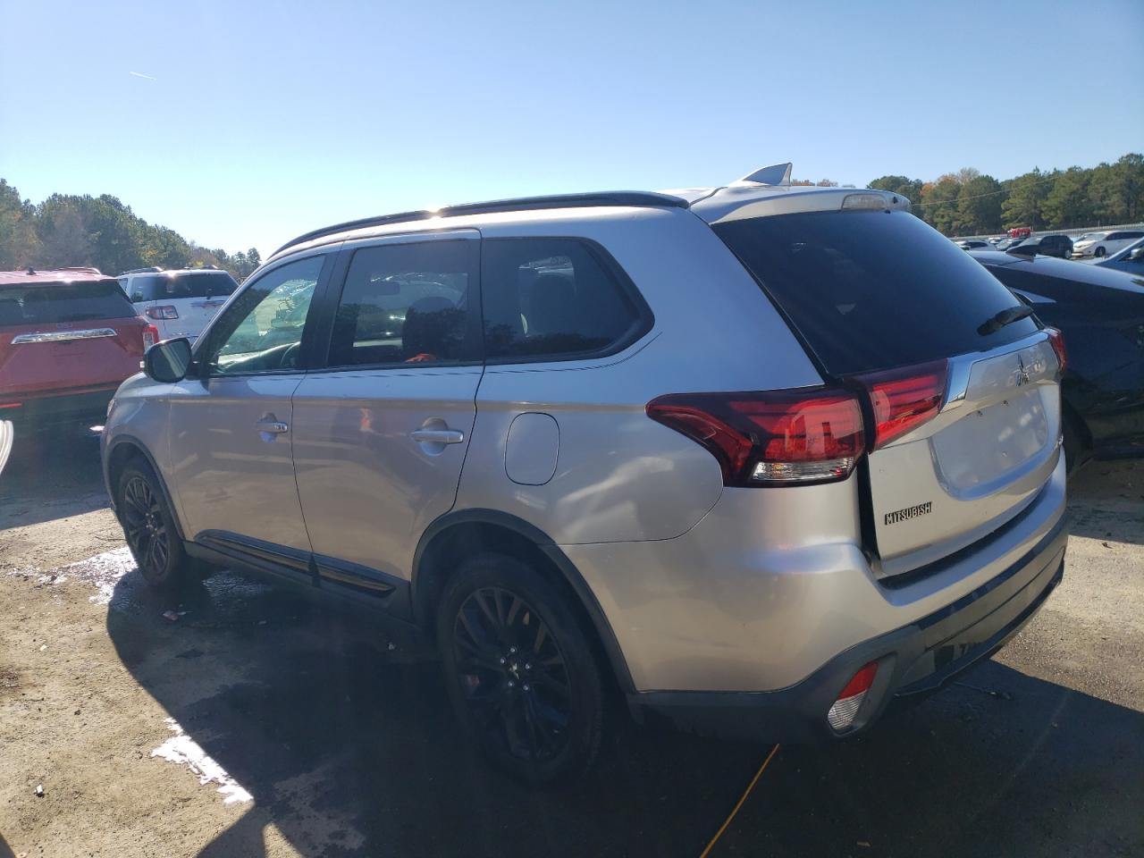 Obraz 2 z 2018 MITSUBISHI OUTLANDER SE 2018 z VIN JA4AD3A38JZ031149