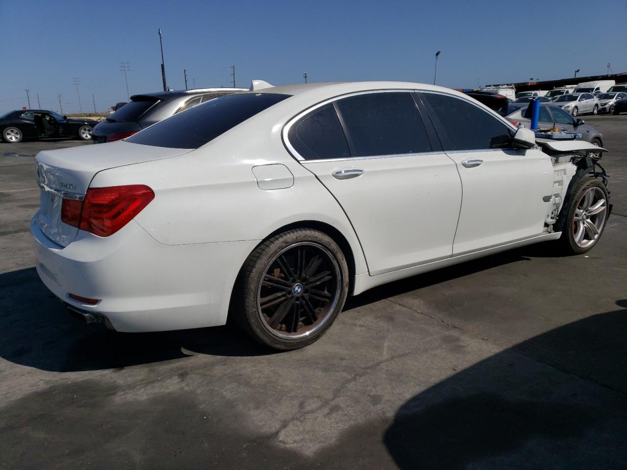 Obraz 3 z 2011 BMW 740 I 2011 z VIN WBAKA4C54BC392404