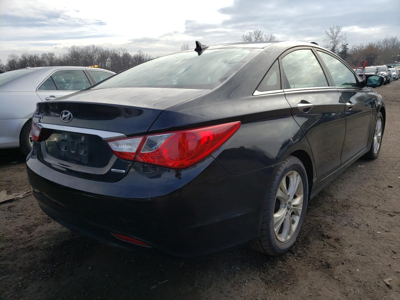 Image 3 of 2011 HYUNDAI SONATA SE 2011 with VIN 5NPEC4AC4BH008119