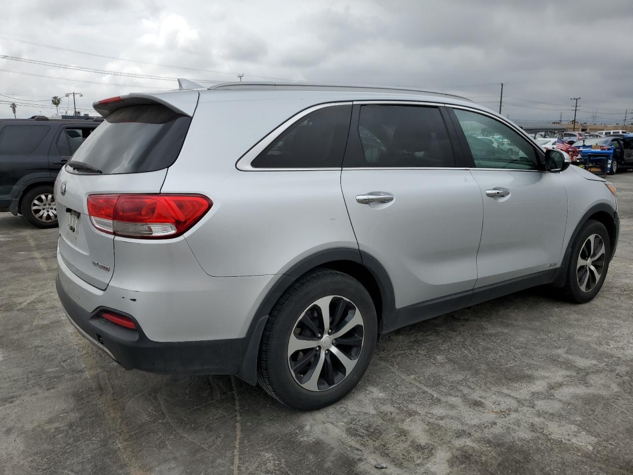 Obraz 3 z 2016 KIA SORENTO EX 2016 z VIN 5XYPHDA12GG029610