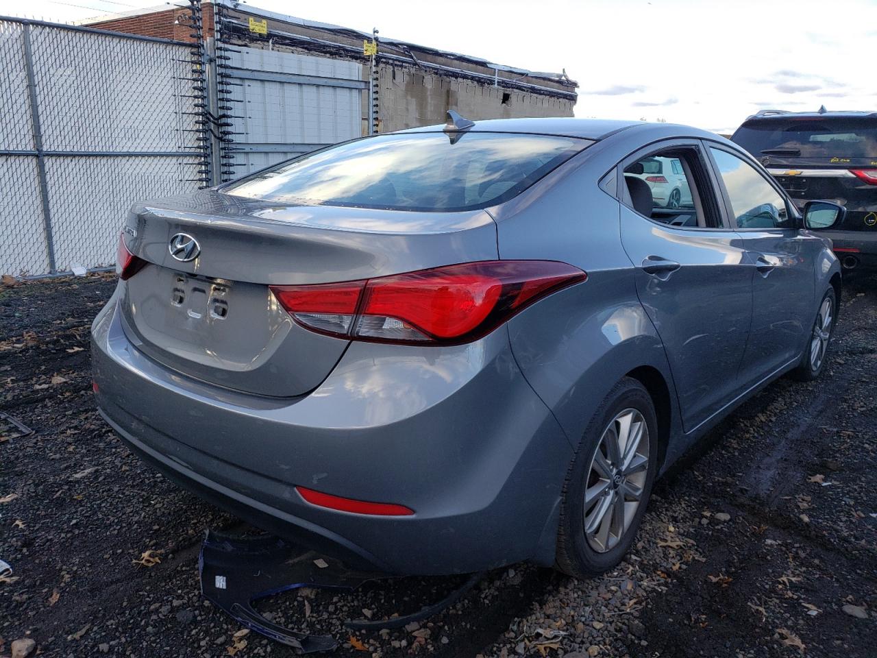 Image 3 of 2014 HYUNDAI ELANTRA SE 2014 with VIN 5NPDH4AE5EH470921