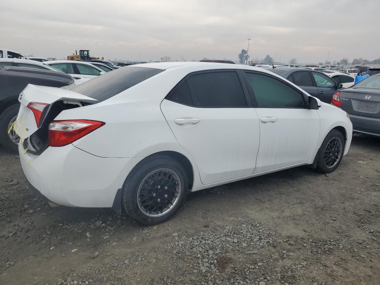 Изображение 3 2015 TOYOTA COROLLA L 2015 с VIN 5YFBURHE6FP353875