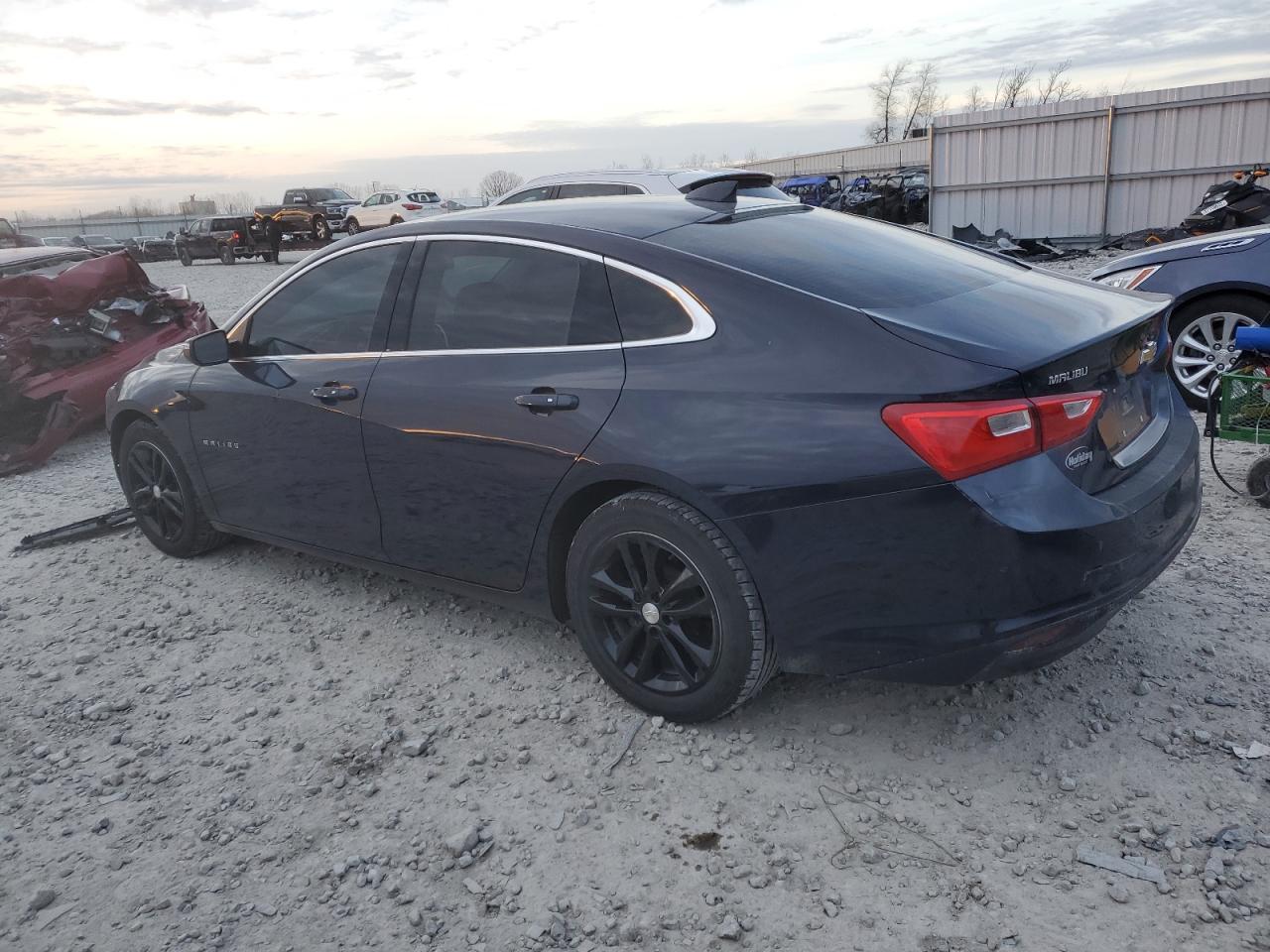 Obraz 2 z 2017 CHEVROLET MALIBU LT 2017 z VIN 1G1ZE5ST2HF258275