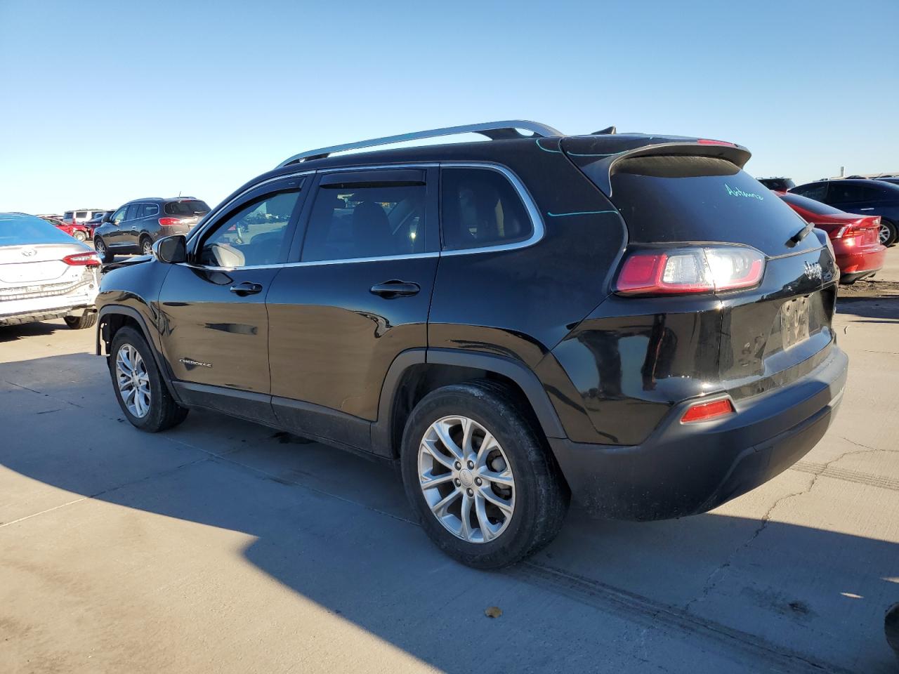 Image 2 of 2019 JEEP CHEROKEE LATITUDE 2019 with VIN 1C4PJLCB7KD348142