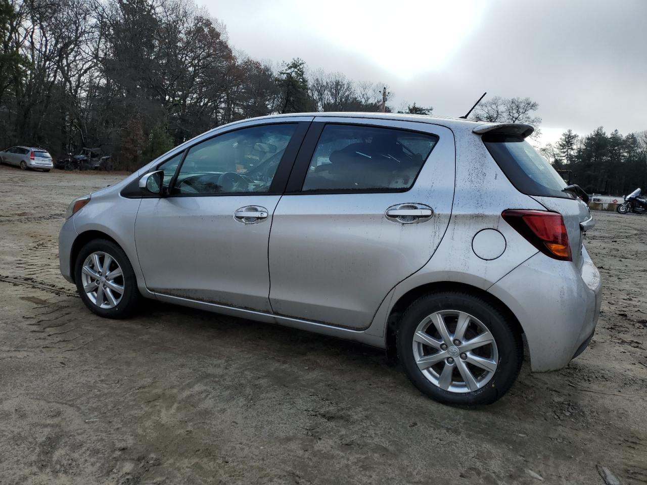 Изображение 2 2017 TOYOTA YARIS L 2017 с VIN VNKKTUD38HA077840