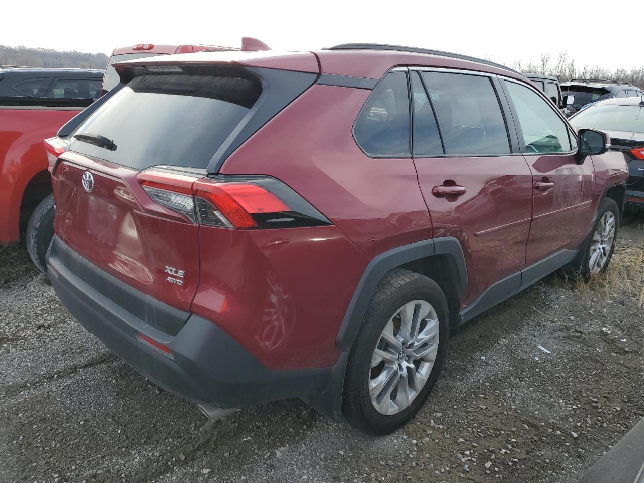 Image 3 of 2021 TOYOTA RAV4 XLE PREMIUM 2021 with VIN 2T3A1RFV2MW231427