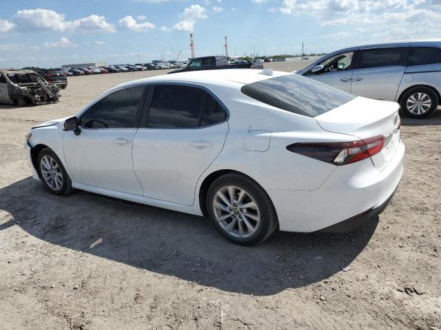 Obraz 2 z 2021 TOYOTA CAMRY LE 2021 z VIN 4T1C11AK7MU437889