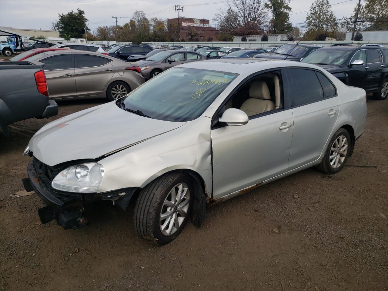 Image 1 of 2010 VOLKSWAGEN JETTA SE 2010 with VIN 3VWRZ7AJ0AM137772