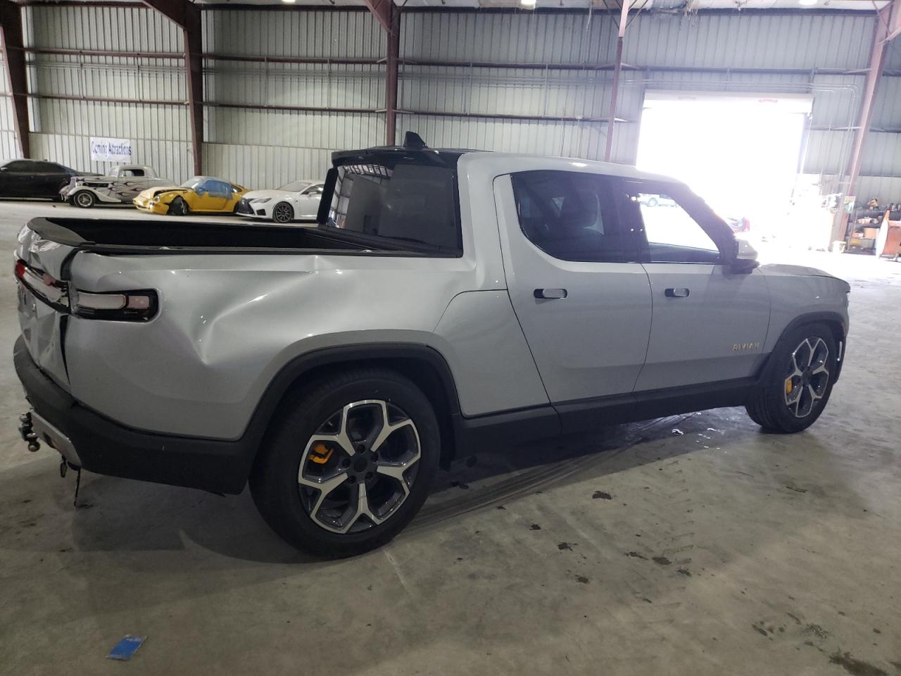 Image 3 of 2022 RIVIAN R1T ADVENTURE 2022 with VIN 7FCTGAAA8NN012729