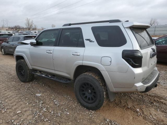 Obraz 2 z 2020 TOYOTA 4RUNNER SR5/SR5 PREMIUM 2020 z VIN JTEBU5JR7L5752398
