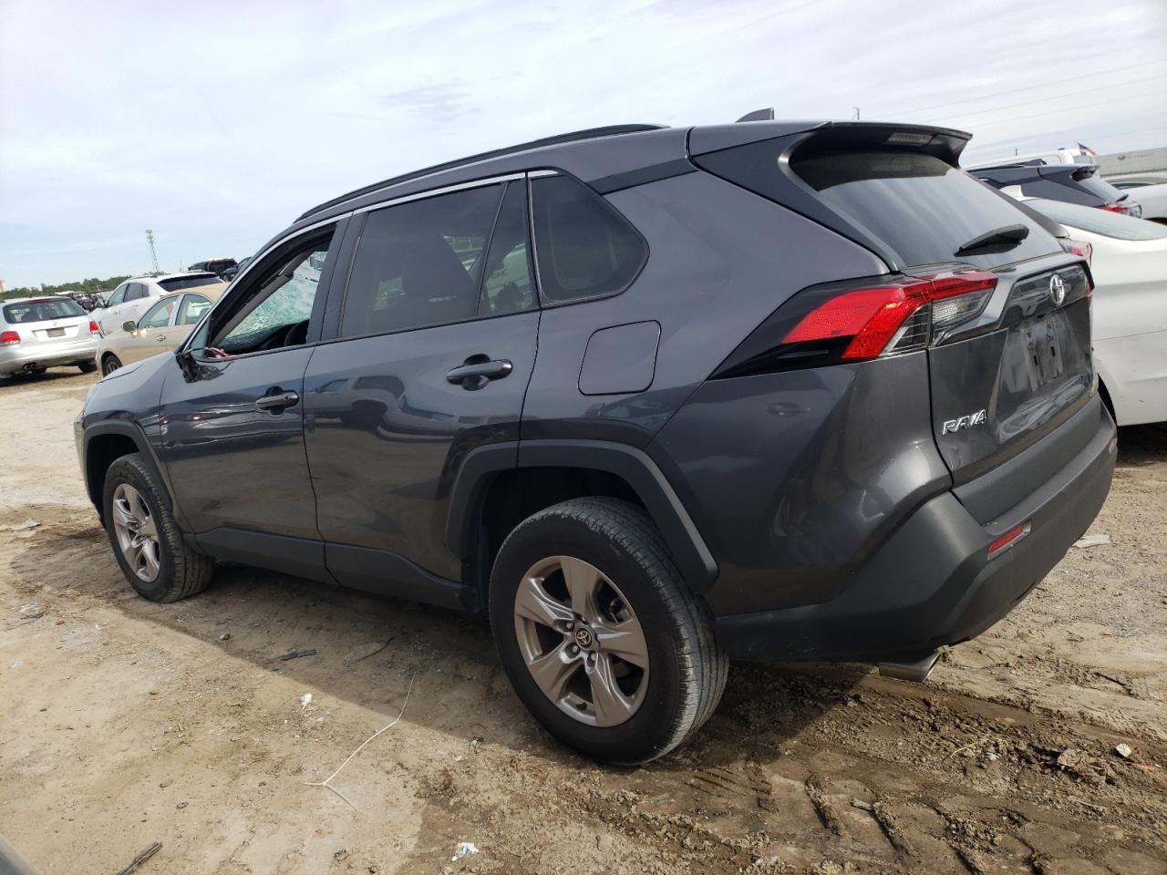 Obraz 2 z 2022 TOYOTA RAV4 XLE 2022 z VIN 2T3W1RFV8NC199530