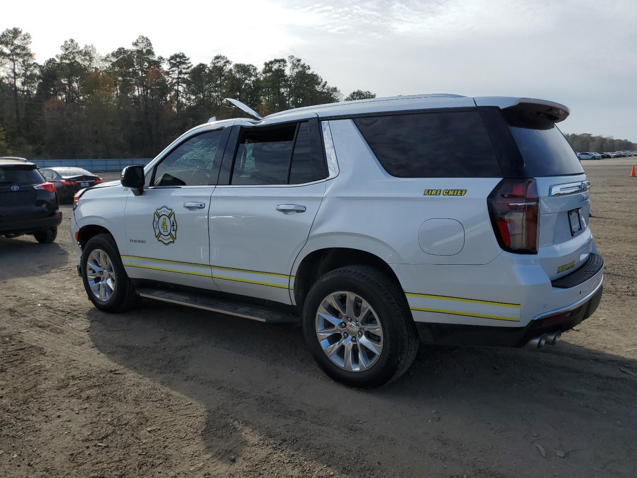 Image 2 of 2021 CHEVROLET TAHOE C1500 PREMIER 2021 with VIN 1GNSCSKD7MR235368