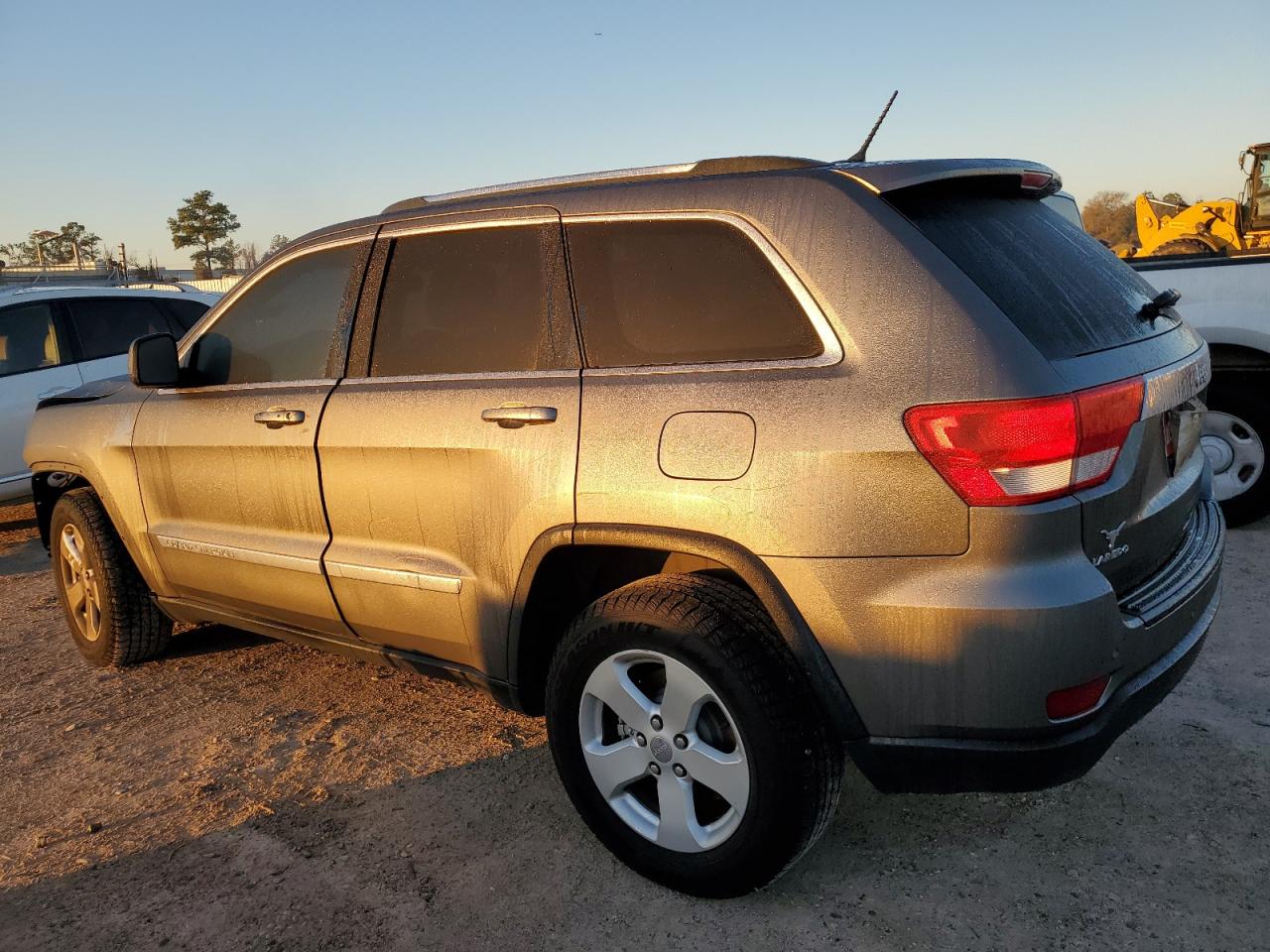 Изображение 2 2012 JEEP GRAND CHEROKEE LAREDO 2012 с VIN 1C4RJEAG3CC259405