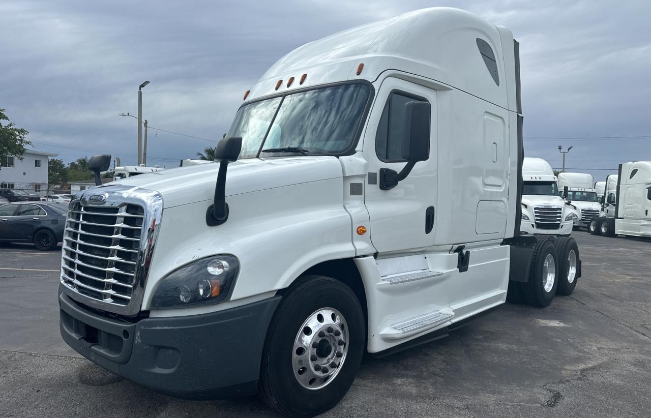 Image 2 of 2017 FREIGHTLINER CASCADIA 125  2017 with VIN 1FUJGLDR4HLHY3100