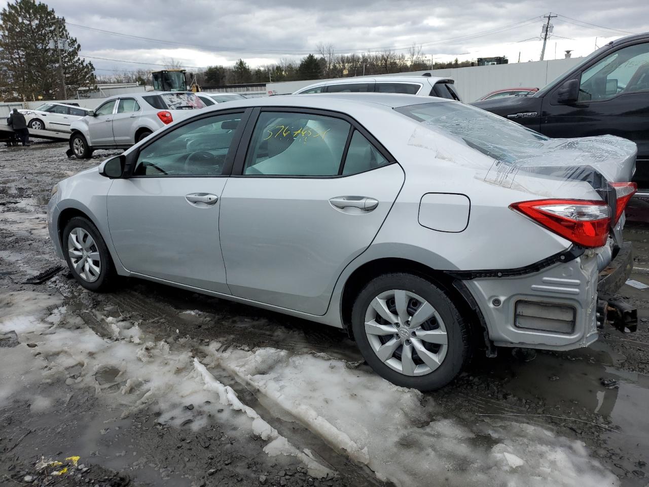 Image 2 of 2015 TOYOTA COROLLA L 2015 with VIN 2T1BURHE6FC359143