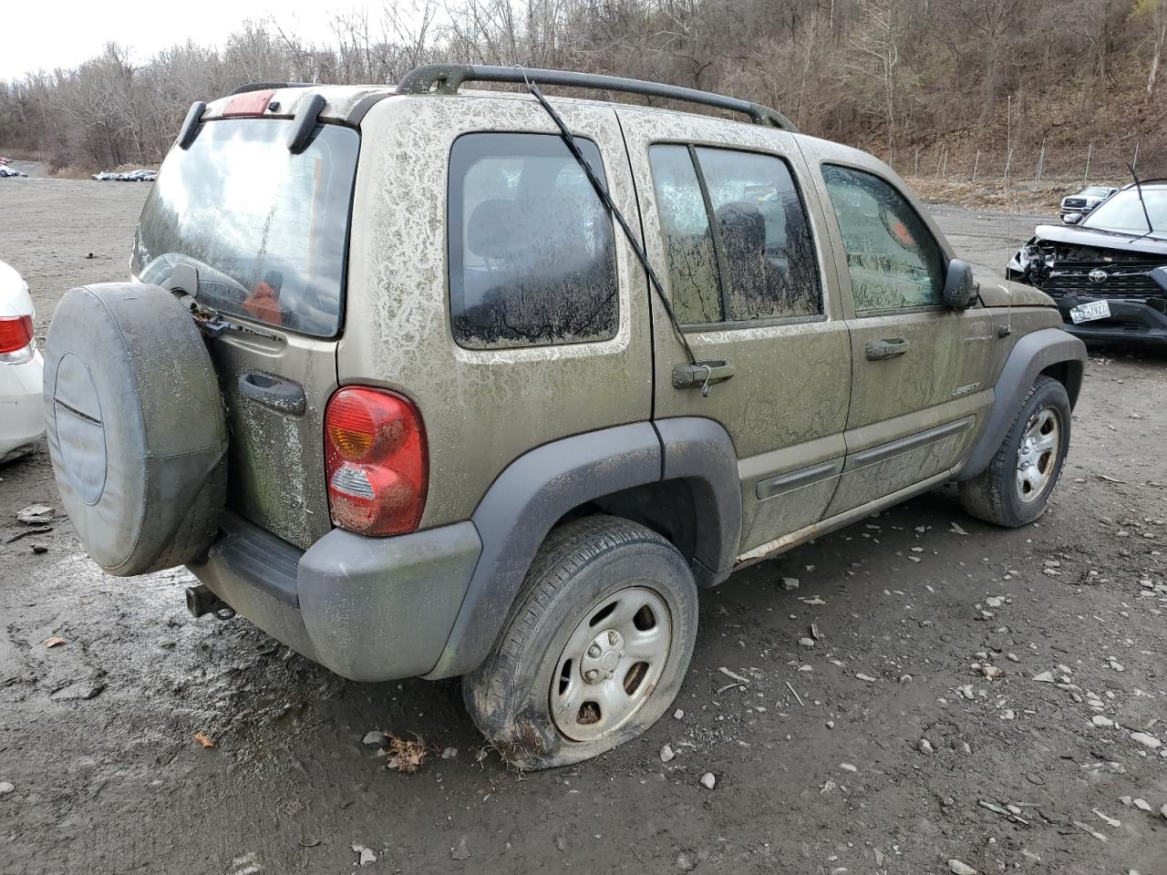 Image 3 of 2004 JEEP LIBERTY SPORT 2004 with VIN 1J4GL48K84W201662