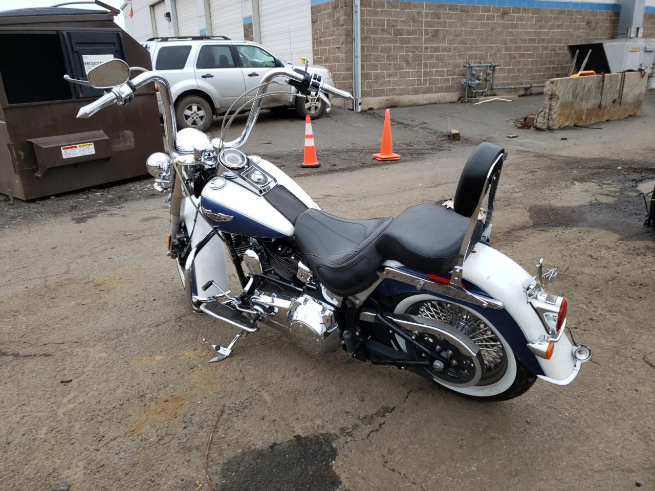 Image 3 of 2015 HARLEY-DAVIDSON FLSTN SOFTAIL DELUXE 2015 with VIN 1HD1JDV14FB030169